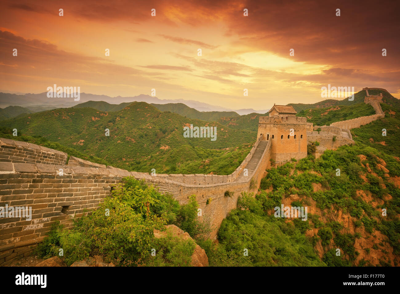 Great Wall Of China bei Sonnenaufgang Stockfoto