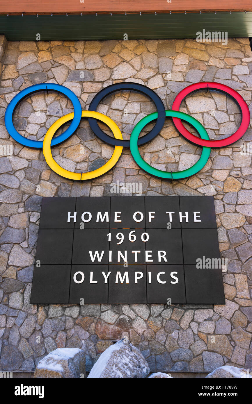 Olympische Ringe und Zeichen in Squaw Valley Resort, Lake Tahoe, Kalifornien Stockfoto