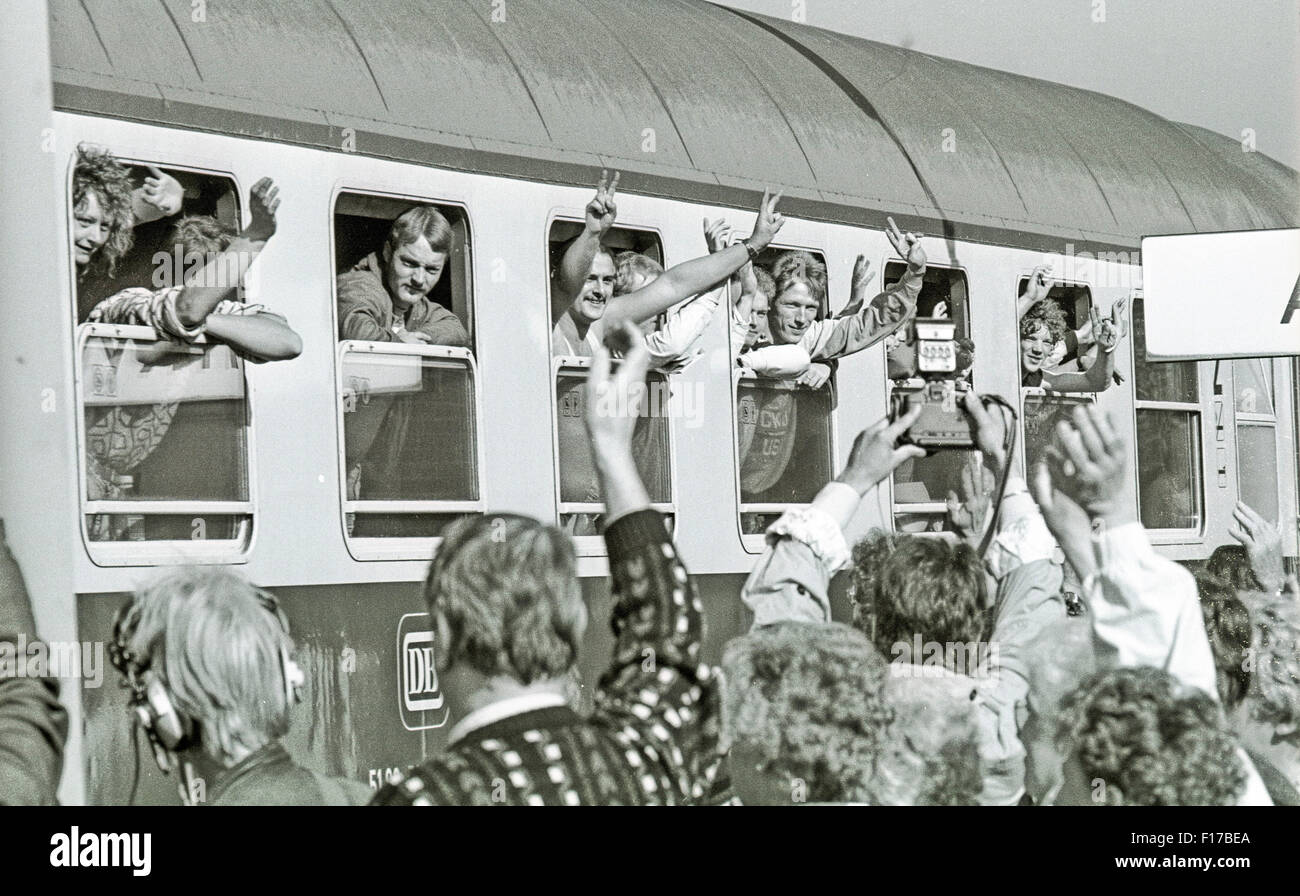 Ankunft von einem Sonderzug mit 800 DDR-Flüchtlinge aus Prag, in Ahrweiler, ein Monat vor der Berliner Mauer fiel Stockfoto