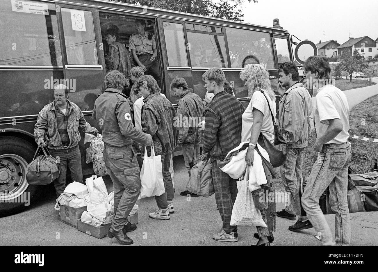 Ankunft von einem Sonderzug mit 800 DDR-Flüchtlinge aus Prag, in Ahrweiler, ein Monat vor der Berliner Mauer fiel Stockfoto