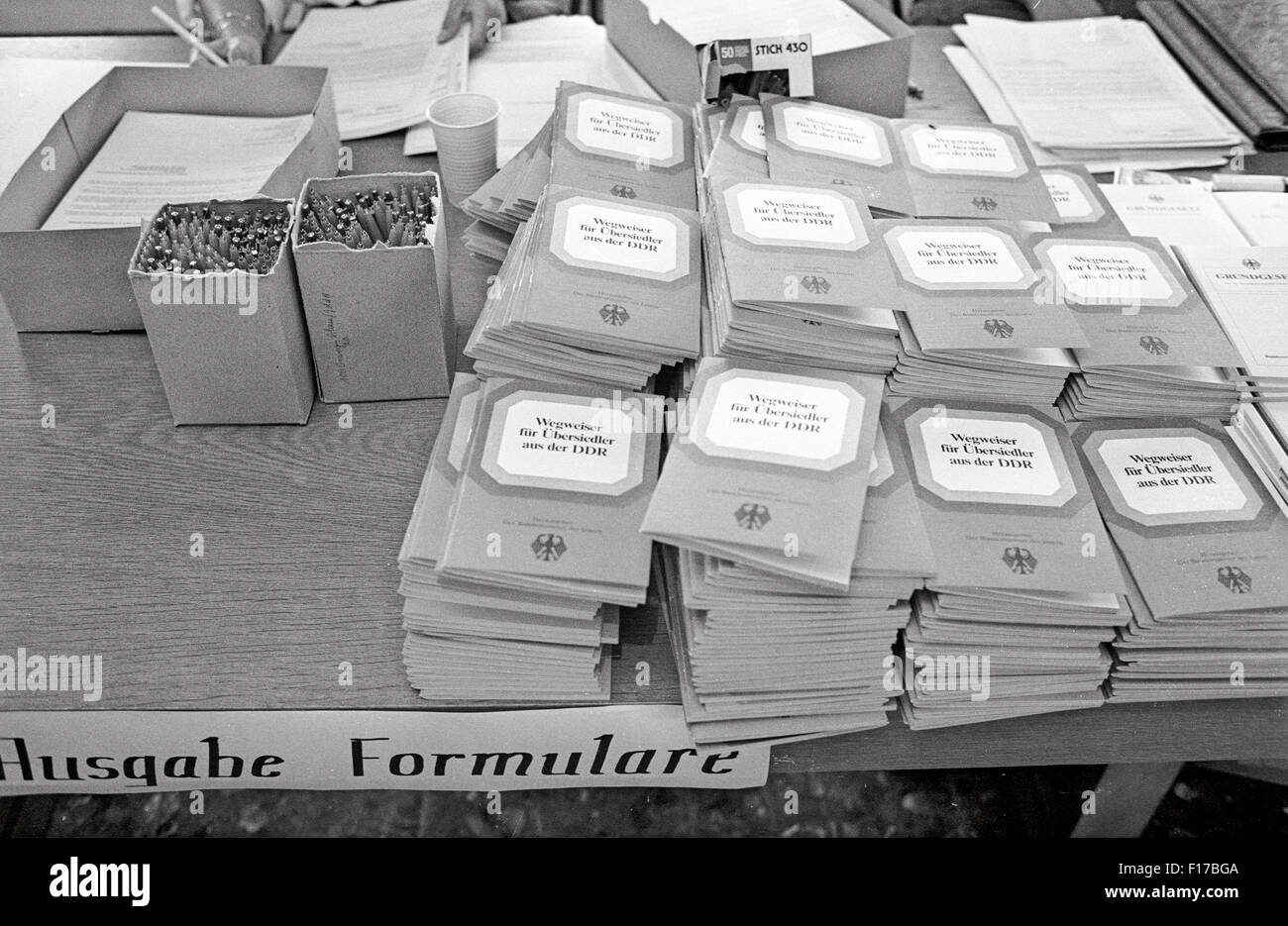 Ankunft von einem Sonderzug mit 800 DDR-Flüchtlinge aus Prag, in Ahrweiler, ein Monat vor der Berliner Mauer fiel Stockfoto