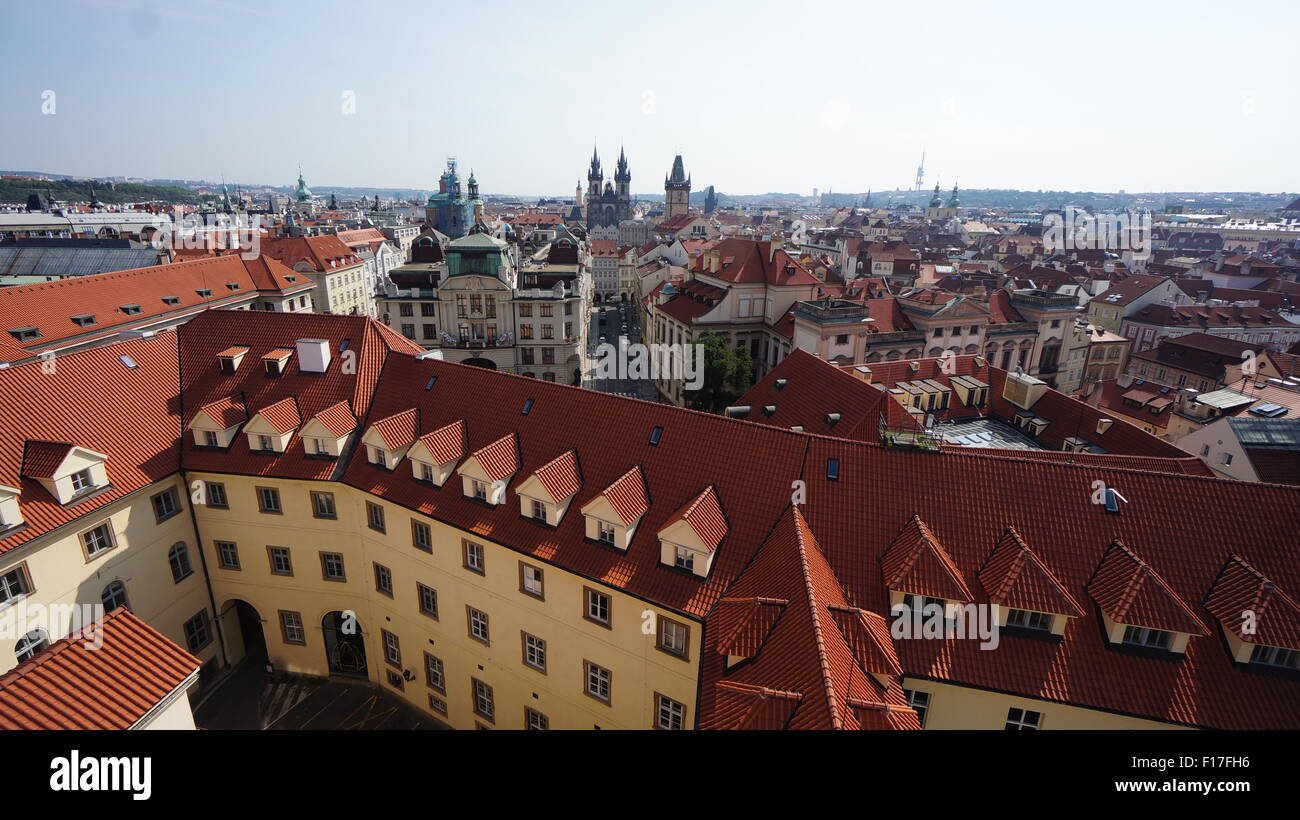 Prag vom astronomischen Turm im Clementinum Stockfoto