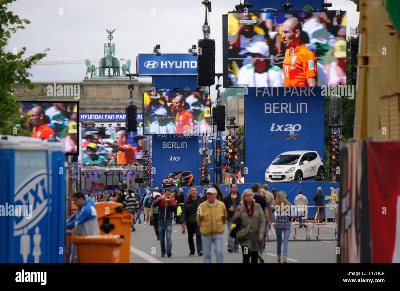 Impressionen - Fanmeile ein der Straße des 17. Juni. Juni Beim Spiel Niederlande Gegen Mexiko, 29, Juni 2014, Berlin. Stockfoto