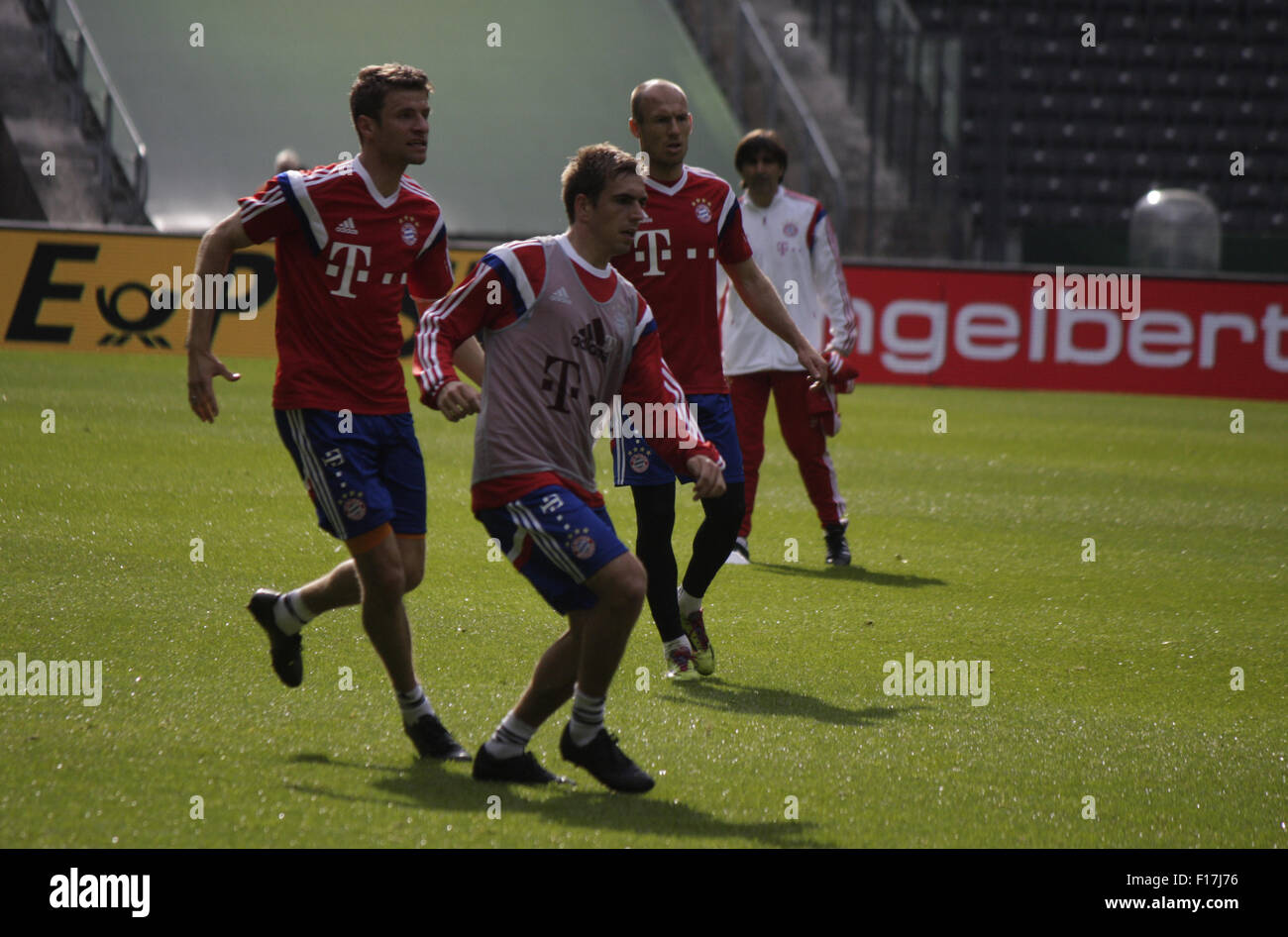 Thomas Mueller, Philipp Lahm, Arien Robben - Training des FC Bayern Muenchen Vor Dem Anstehenden Finale Höhle Umm DFB-Pokal zwische Stockfoto