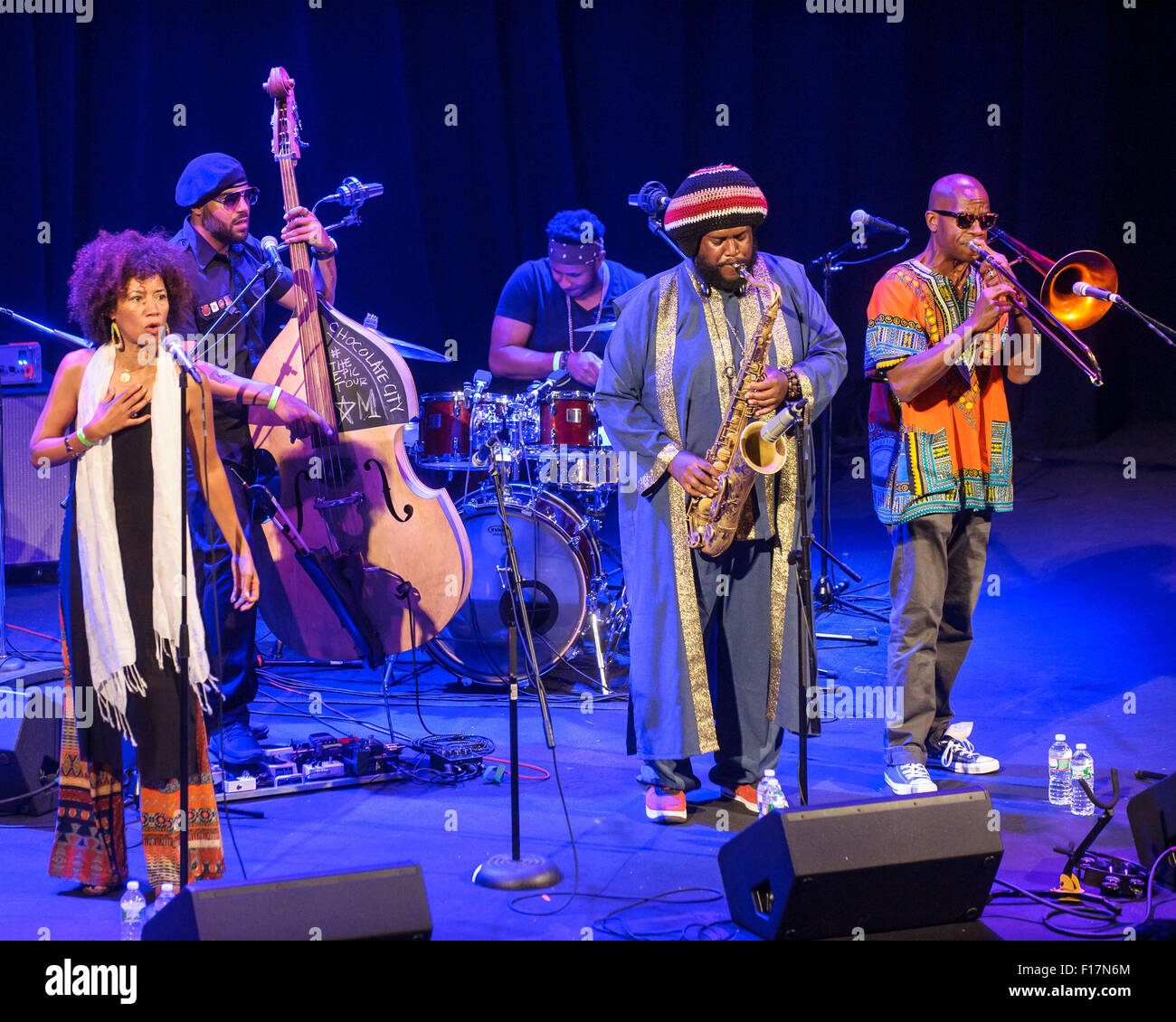 Washington, DC, USA. 26. August 2015. PATRICE QUINN, Meilen MOSELY, RONALD BRUNER, KAMASI WASHINGTON und RYAN PORTER führen am Howard Theatre in Washington, DC Washington veröffentlicht sein Debüt © Kyle Gustafson/ZUMA Draht/Alamy Live News Stockfoto