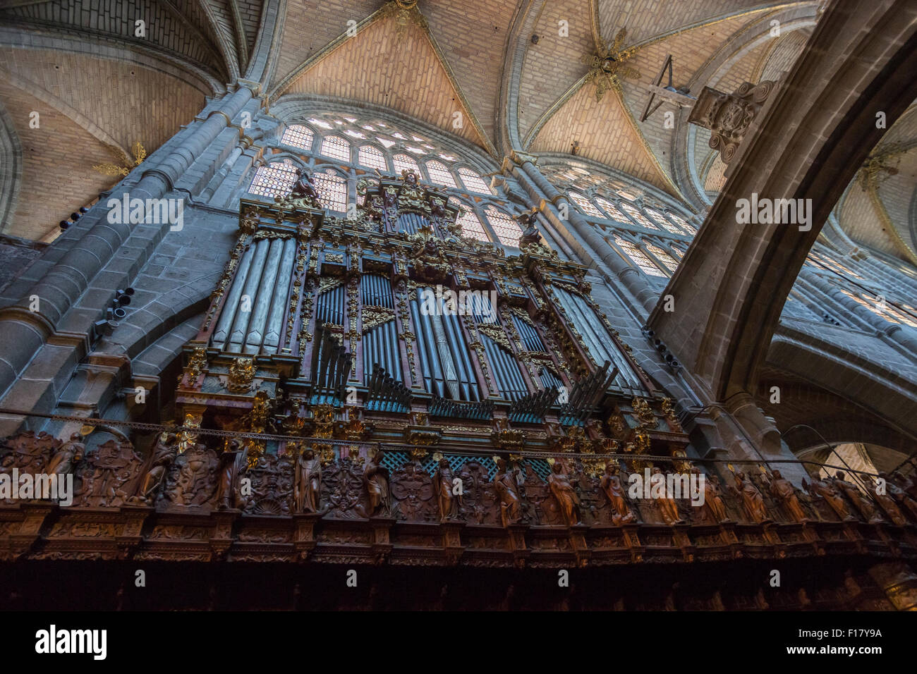 Avila, Spanien - 10. august 2015: Orgel der Kathedrale von Avila, befindet sich auf der Nordseite der Kathedrale, erbaut den Stockfoto