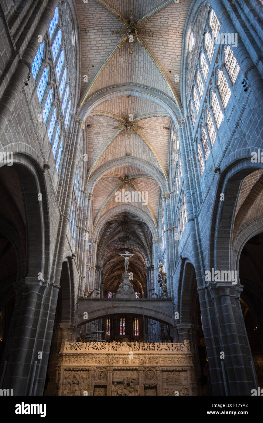Avila, Spanien - 10. august 2015: Innenansicht der Kathedrale von Avila, eine romanische und gotische Kirche im Süden von alten Kastilien Stockfoto