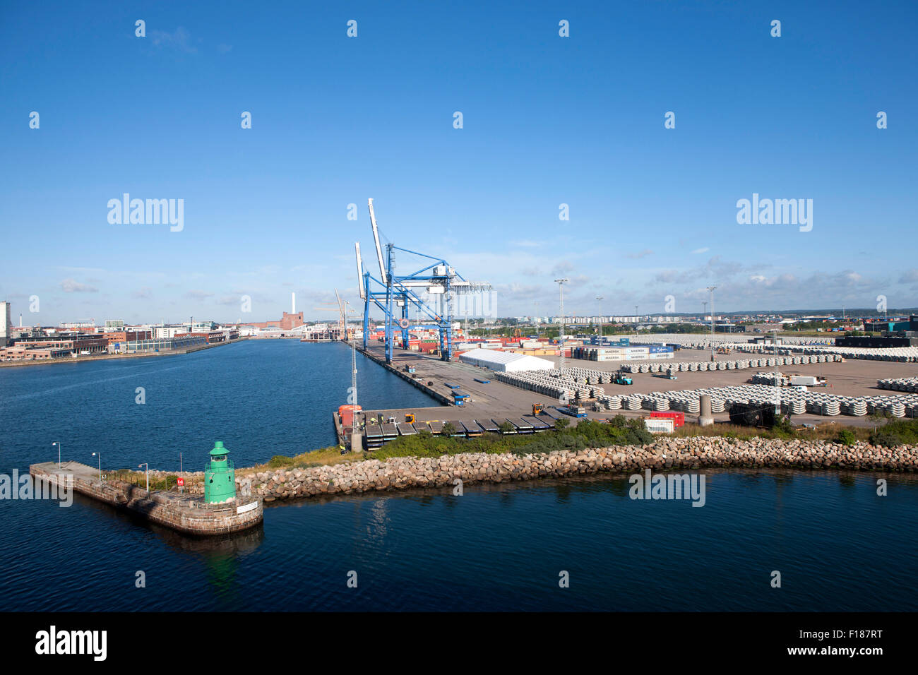 Hafen von Kopenhagen, Dänemark im Sommer mit Stapeln von Pre Cast Stahlbeton Segmente zur Linie Tunnel Stockfoto