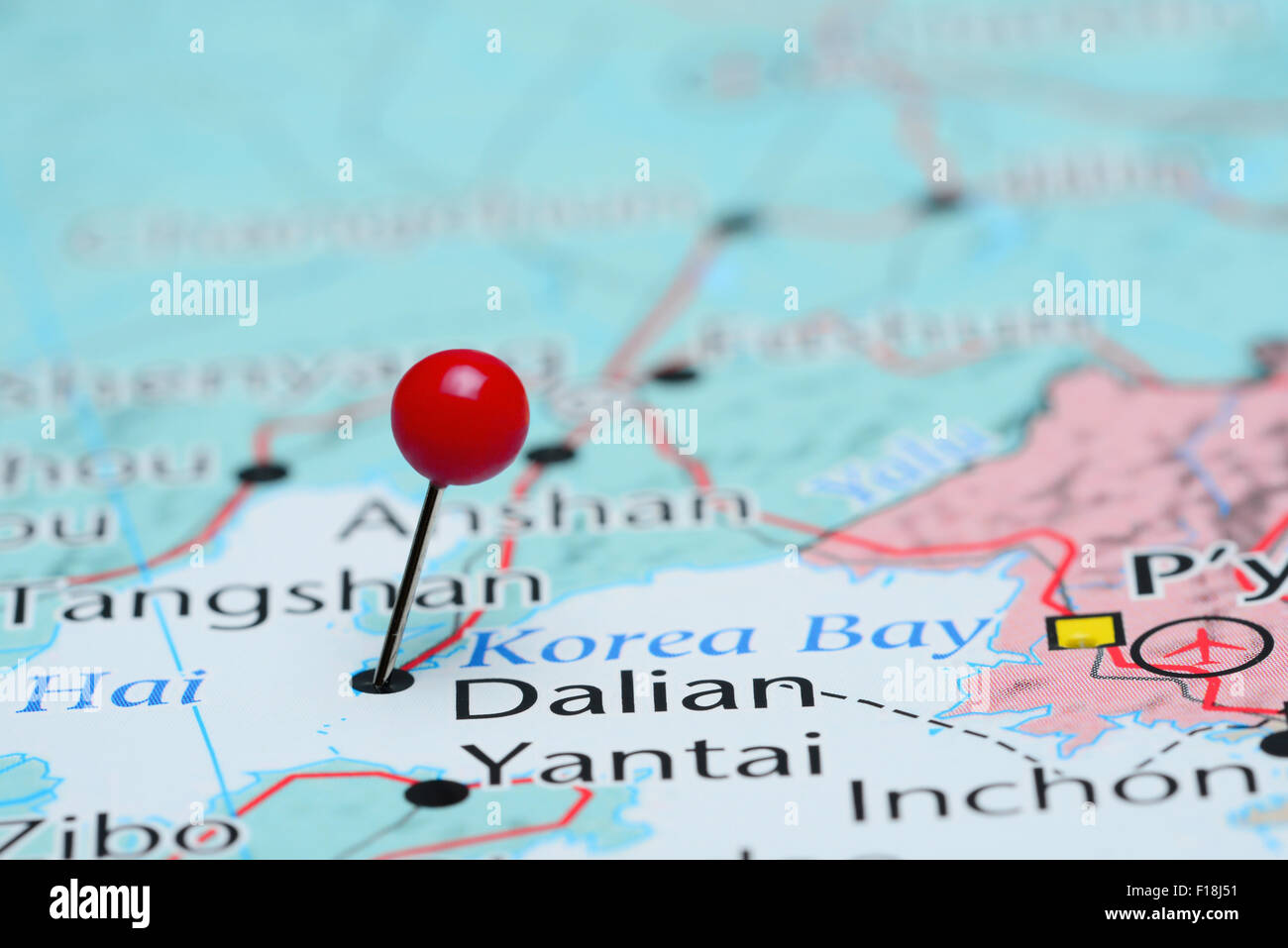 Dalian fixiert auf einer Karte von Asien Stockfoto