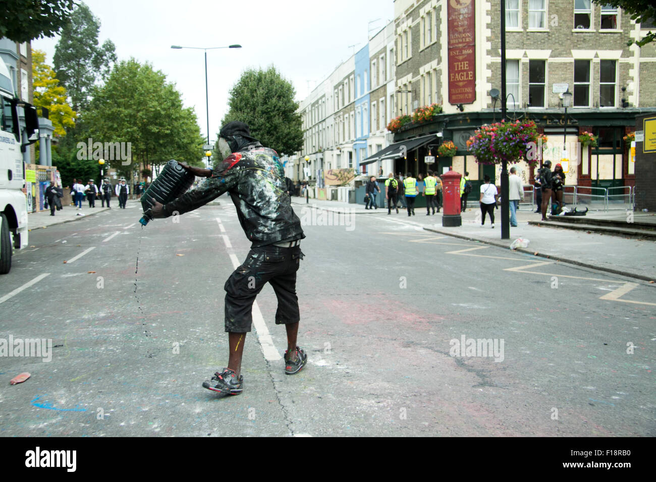 Teilnehmer am familienfesttag in notting hill Fotos und Bildmaterial