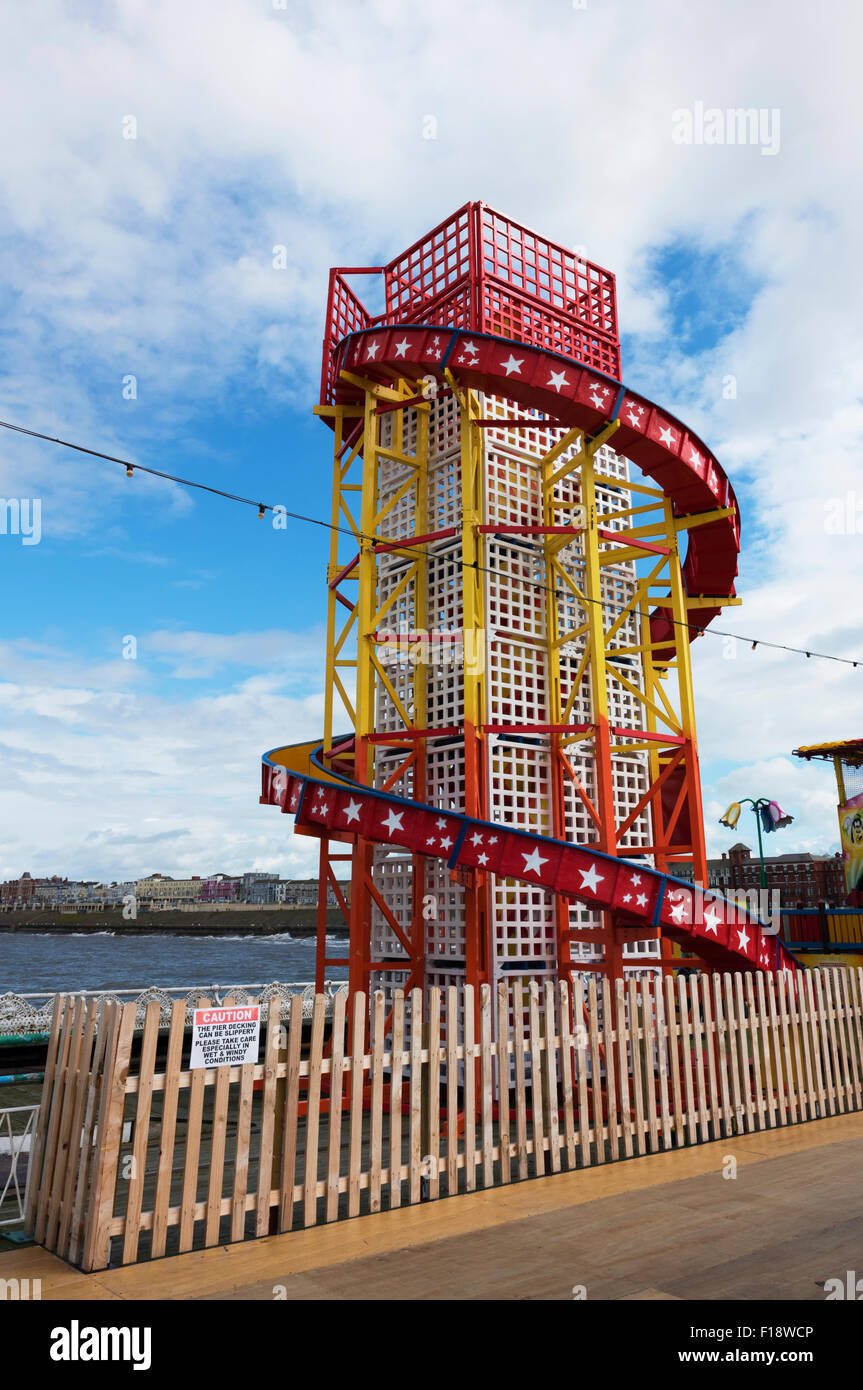 Helter Skelter auf der North Pier in Blackpool, Lancashire Stockfoto