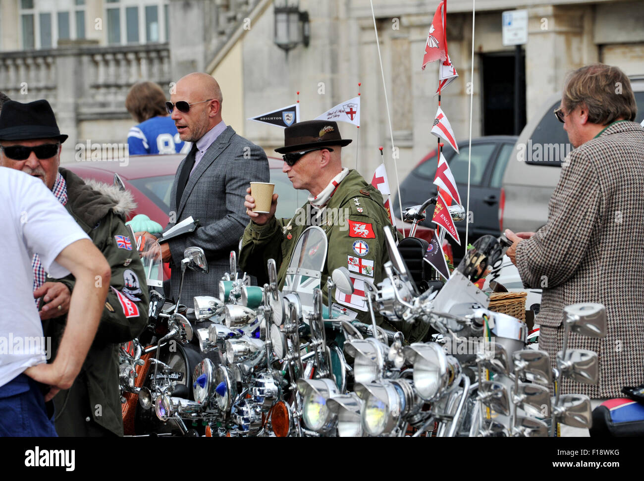 Brighton, UK. 30. August 2015. Tausende von Mods mit ihren Scootern Abstieg auf Brighton für das Jahresereignis Mod Weekender ist ein 3-Tages-Feier ihrer Fahrzeuge, Mode und den 1960er Jahren Stockfoto