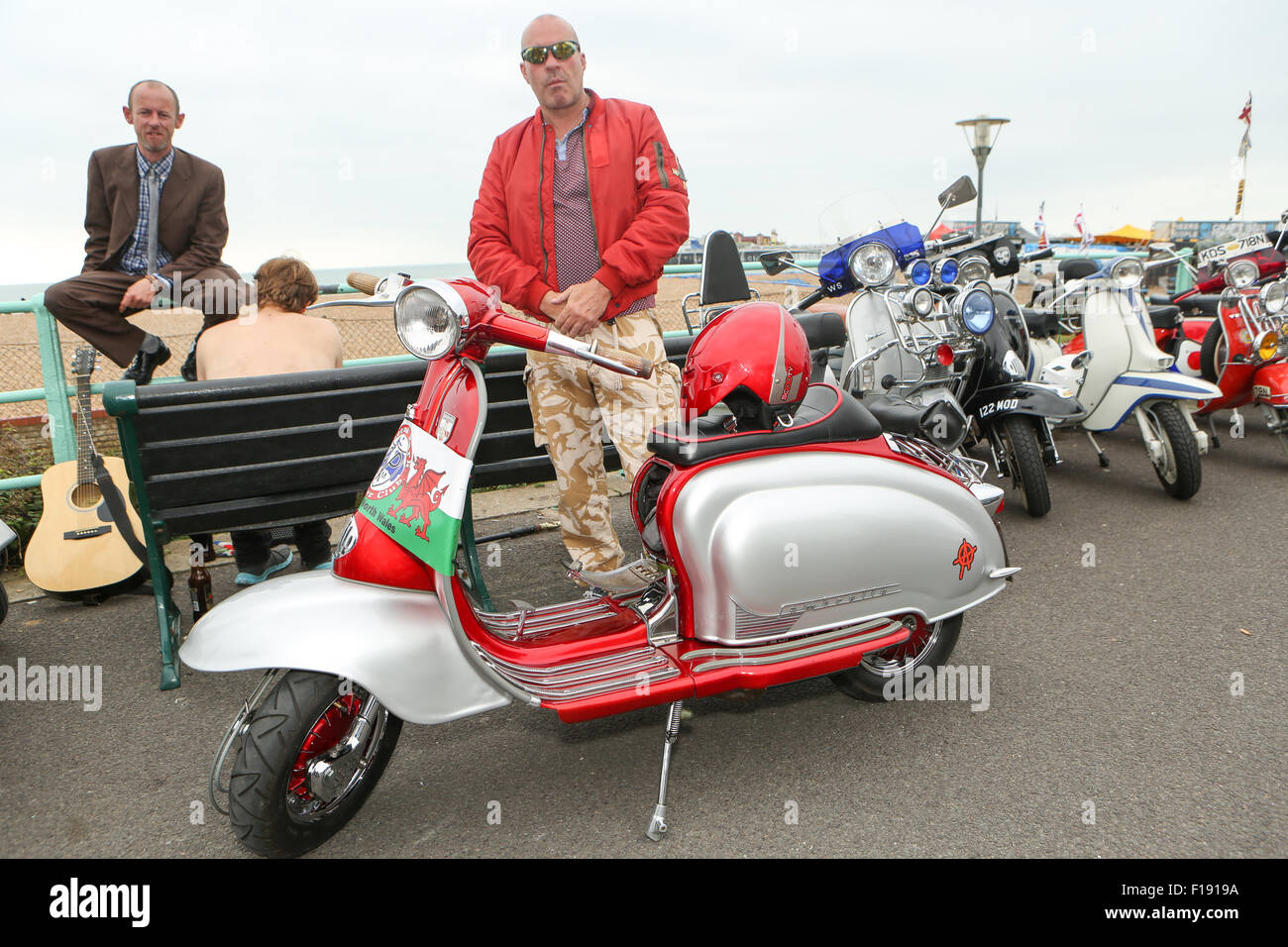 Mod All Weekender Brighton 2015, ein jährliches Treffen von Liebhabern der Mod-Kultur auf Madeira Drive, Stadt Brighton & Hove, East Sussex. UK. 30.. August 2015 Stockfoto