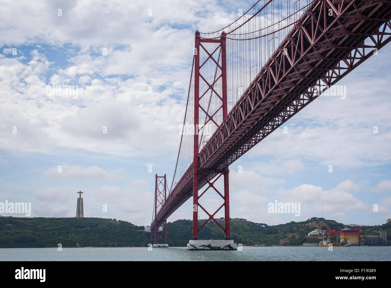 25. April-Brücke in Lissabon Stockfoto