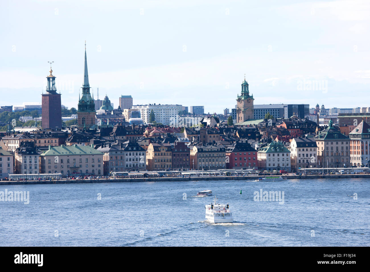 Stockholm, die Hauptstadt von Schweden und die bevölkerungsreichste Stadt in der nordischen Region Hafen von Skeppsbron Stockfoto