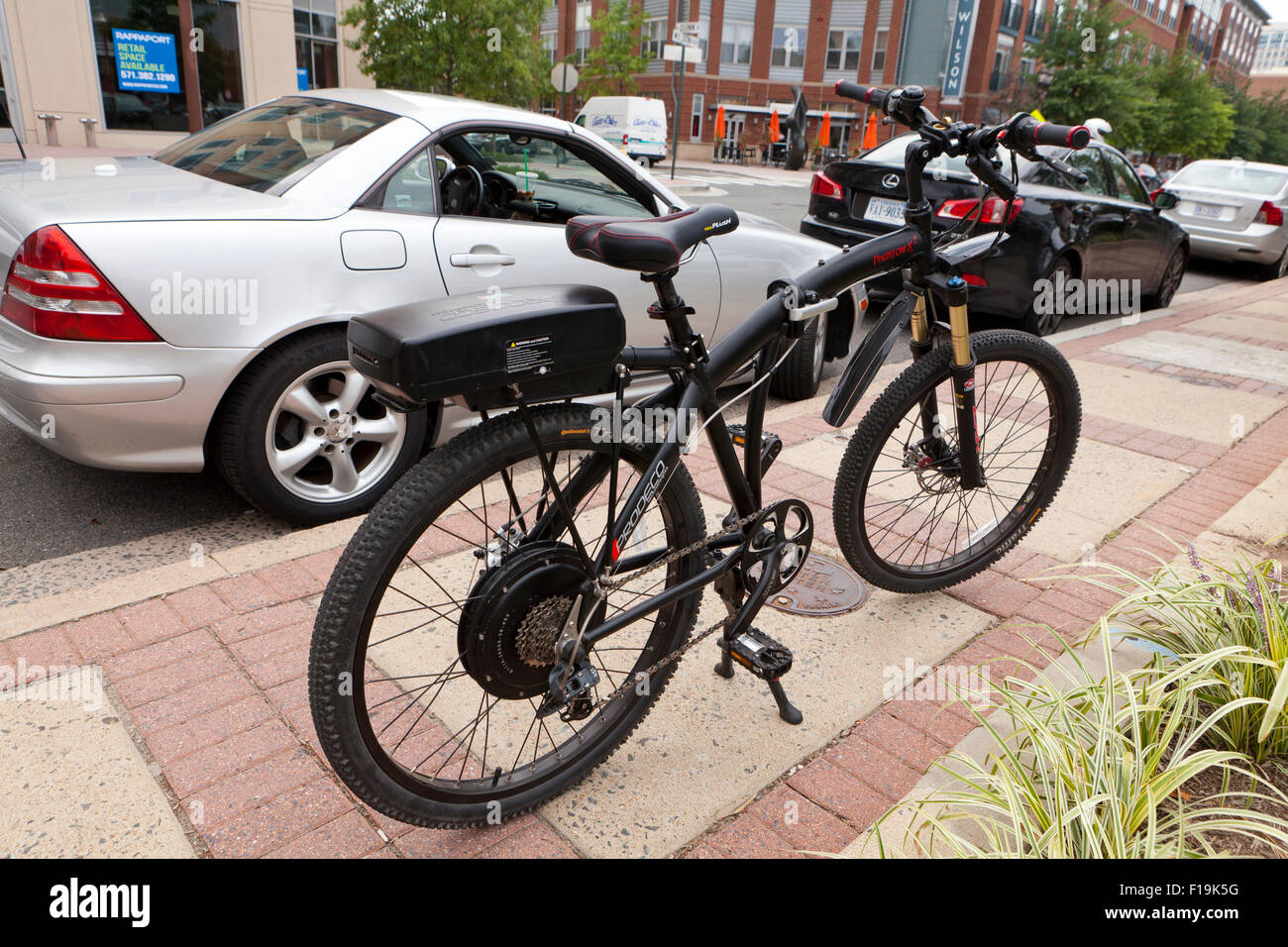 Phantom X2 Falt Elektrofahrrad USA Stockfotografie Alamy