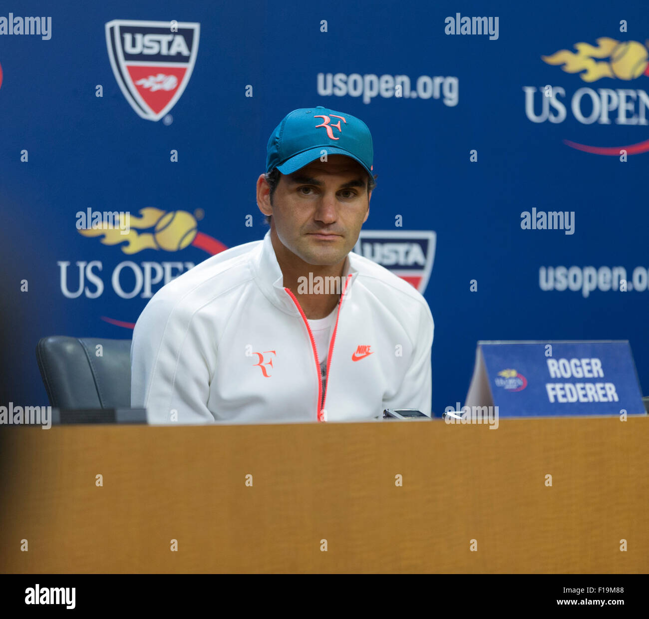 New York, NY - 29. August 2015: Roger Federer der Schweiz besucht Pressekonferenz am US Open Championship in Arthur Ash Stadion Stockfoto