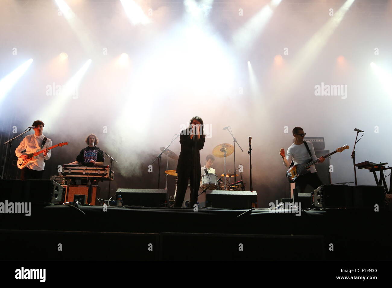 Leeds, Yorkshire UK. 30. August 2015. Spector führen Sie live auf der NME-Bühne beim Leeds Festival 2015 Credit: Simon Newbury/Alamy Live News Stockfoto