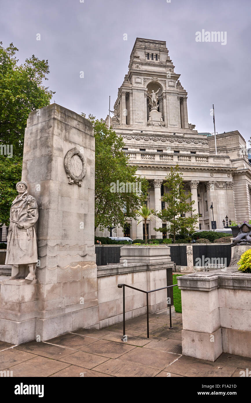 11 Trinity Square ist ein Denkmalgeschütztes Gebäude in London Stockfoto