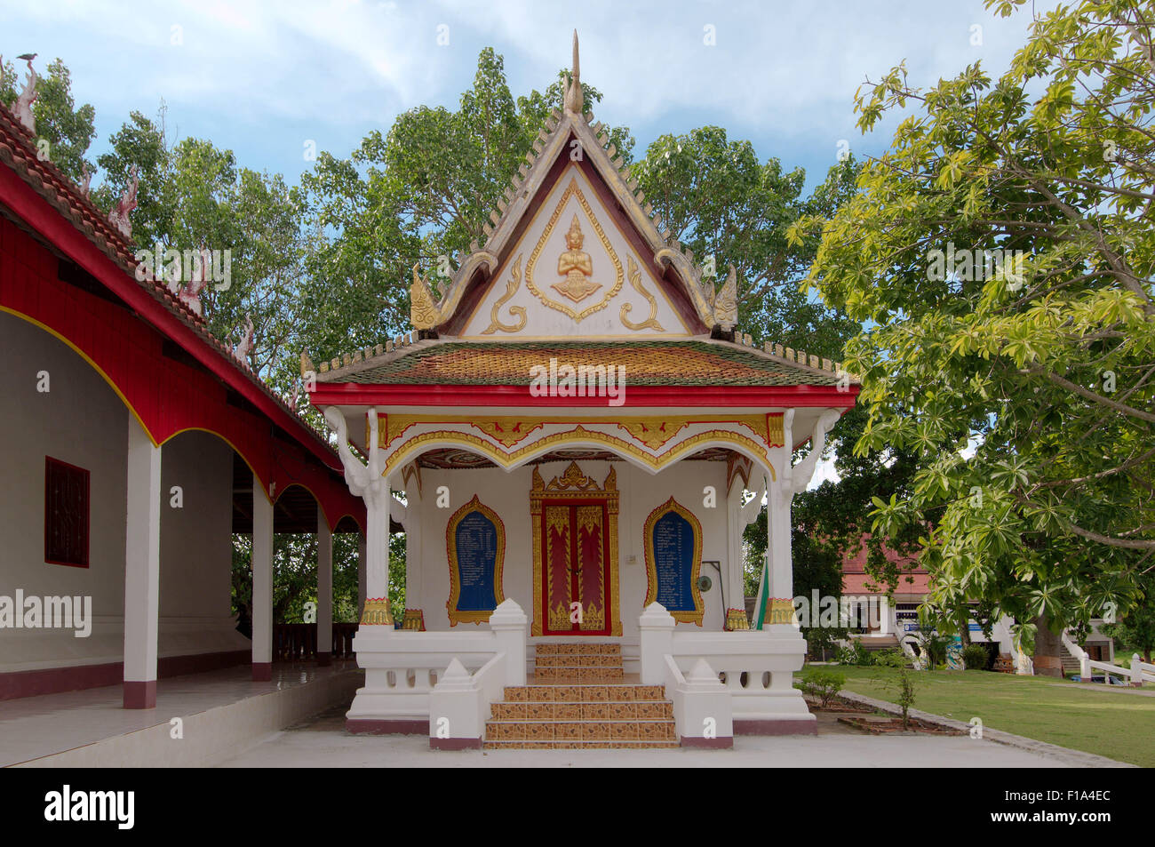 Provinz Loei, Thailand. 15. Oktober 2014. Alte buddhistische Tempel Wat Phon Chai, Amphoe Dan Sai, Provinz Loei, Thailand © Andrey Nekrassow/ZUMA Wire/ZUMAPRESS.com/Alamy Live-Nachrichten Stockfoto