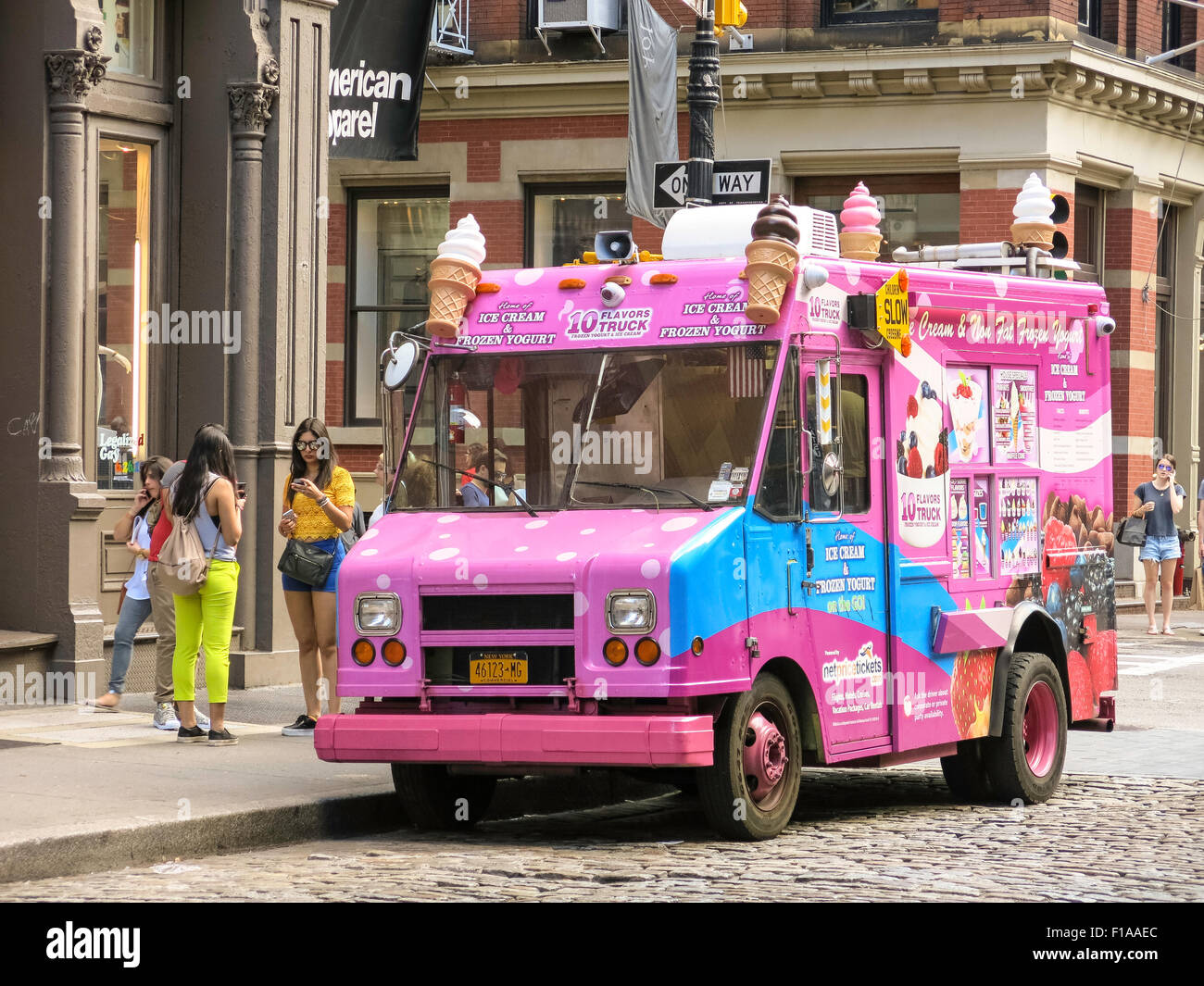 Rosa Eis und Joghurt Imbisswagen in SoHo, NYC Stockfoto