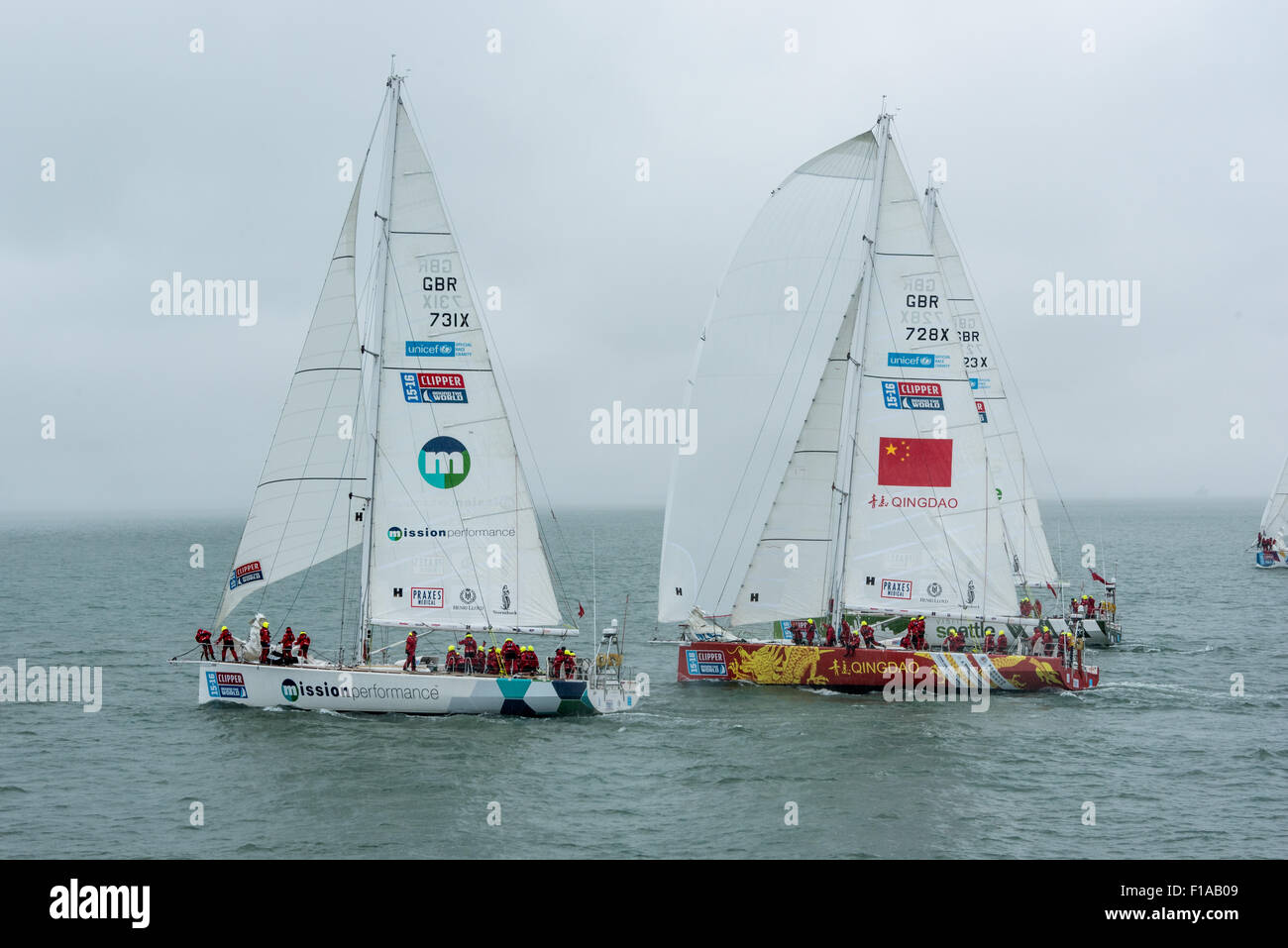 Southend, UK. 31. August 2015. 31. August 2015, Southend, England.  Yachten, die Teilnahme an der Clipper Round the World Race starten die erste Etappe ihrer 40.000 Meile 11 Monat Rennen.   Das Rennen ist zugunsten der Kinder Charity UNICEF. Zwölf Yachten konkurrieren, jeweils mit einer Besatzung von 22 – nur der Skipper ist professionell und den Rest Amateuren, von denen viele werden zum ersten Mal Kredit Segeln: Terence Mendoza/Alamy Live News Stockfoto