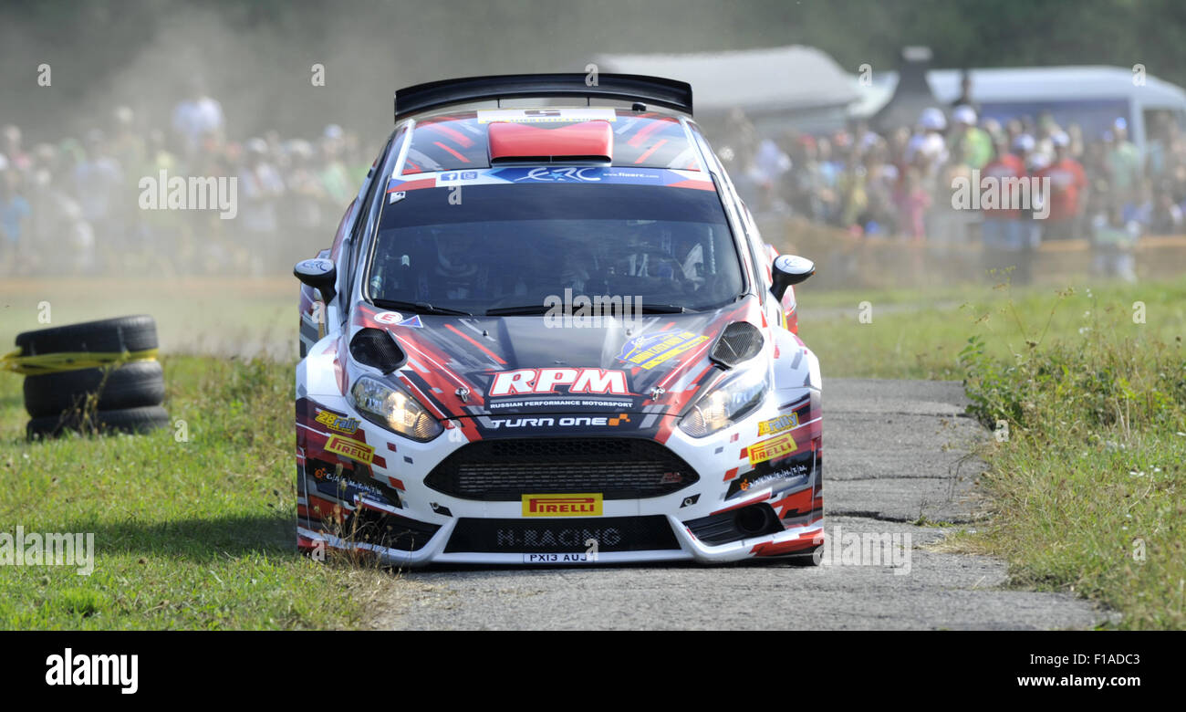 Slusovice, Tschechische Republik. 29. August 2015. Alexey Lukyanuk und Alexey Arnautov, Ford Fiesta R5, Belarus, Tests von Geschwindigkeit, Barum Rallye Intercontinental Rally Challenge (IRC) und internationalen Motorsport Meisterschaft der Tschechischen Republik in Slusovice, Tschechische Republik, 29. August 2015. © Dalibor Gluck/CTK Foto/Alamy Live-Nachrichten Stockfoto