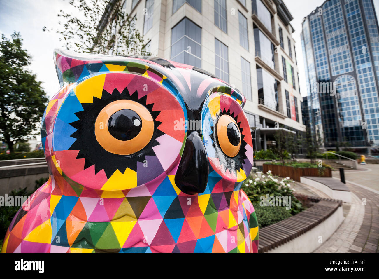 Die Eule-Skulptur 'Tessellated Triangles' im Colmore Circus, Teil des Big Hoot Birmingham 2015, England Stockfoto