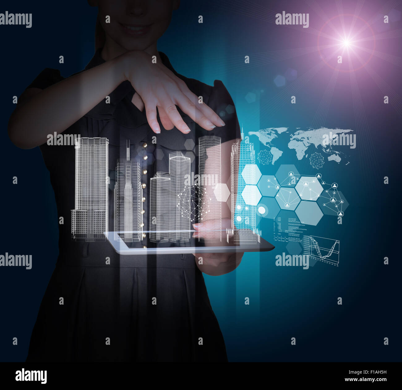 Businesslady Tablet mit 3d Stadtmodell Stockfoto