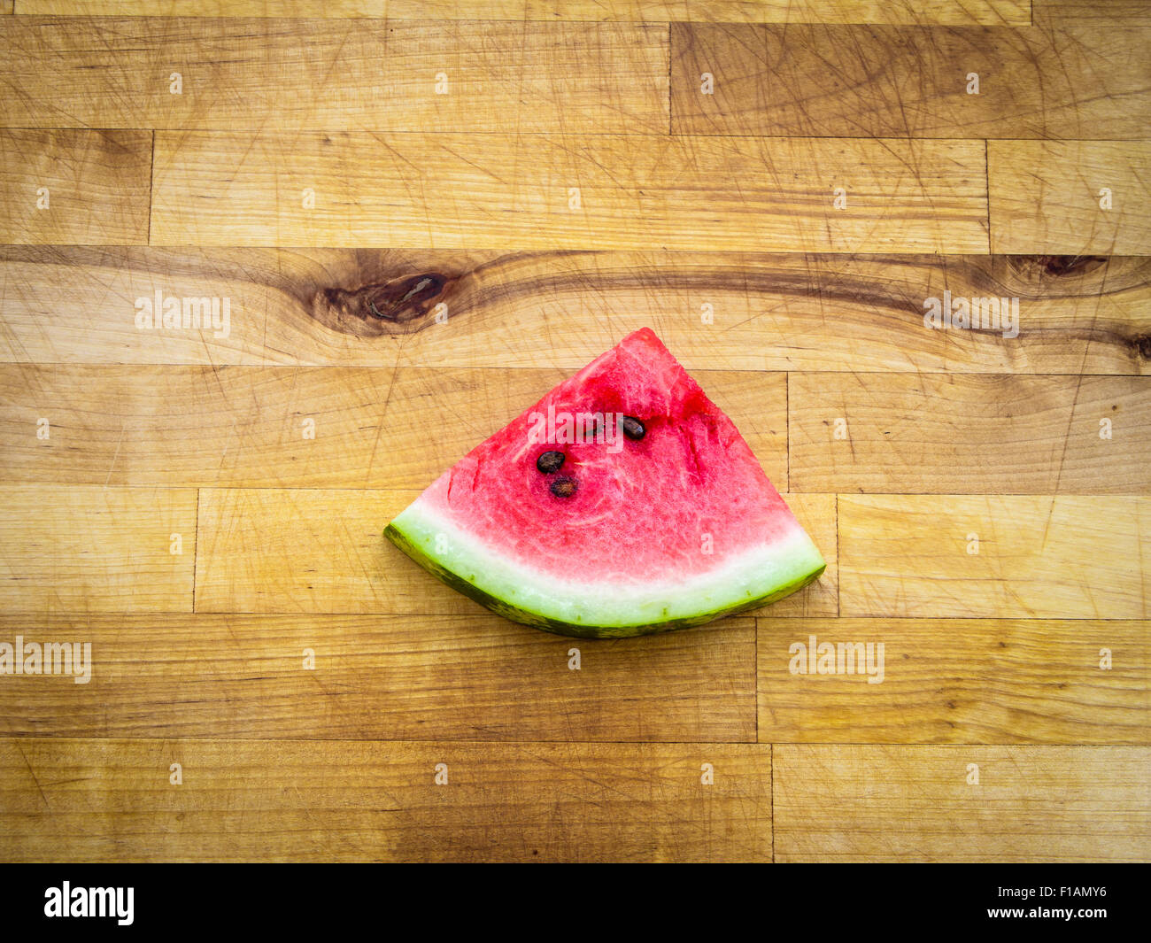 Wassermelone Stück angeordnet auf einem Holzbrett Stockfoto