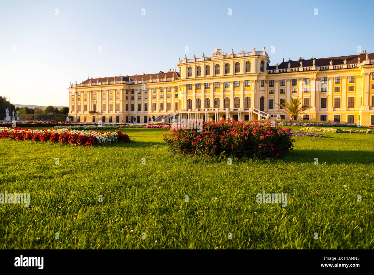 Schloss Schönbrunn, Wien, Österreich an einem Sommerabend Stockfoto