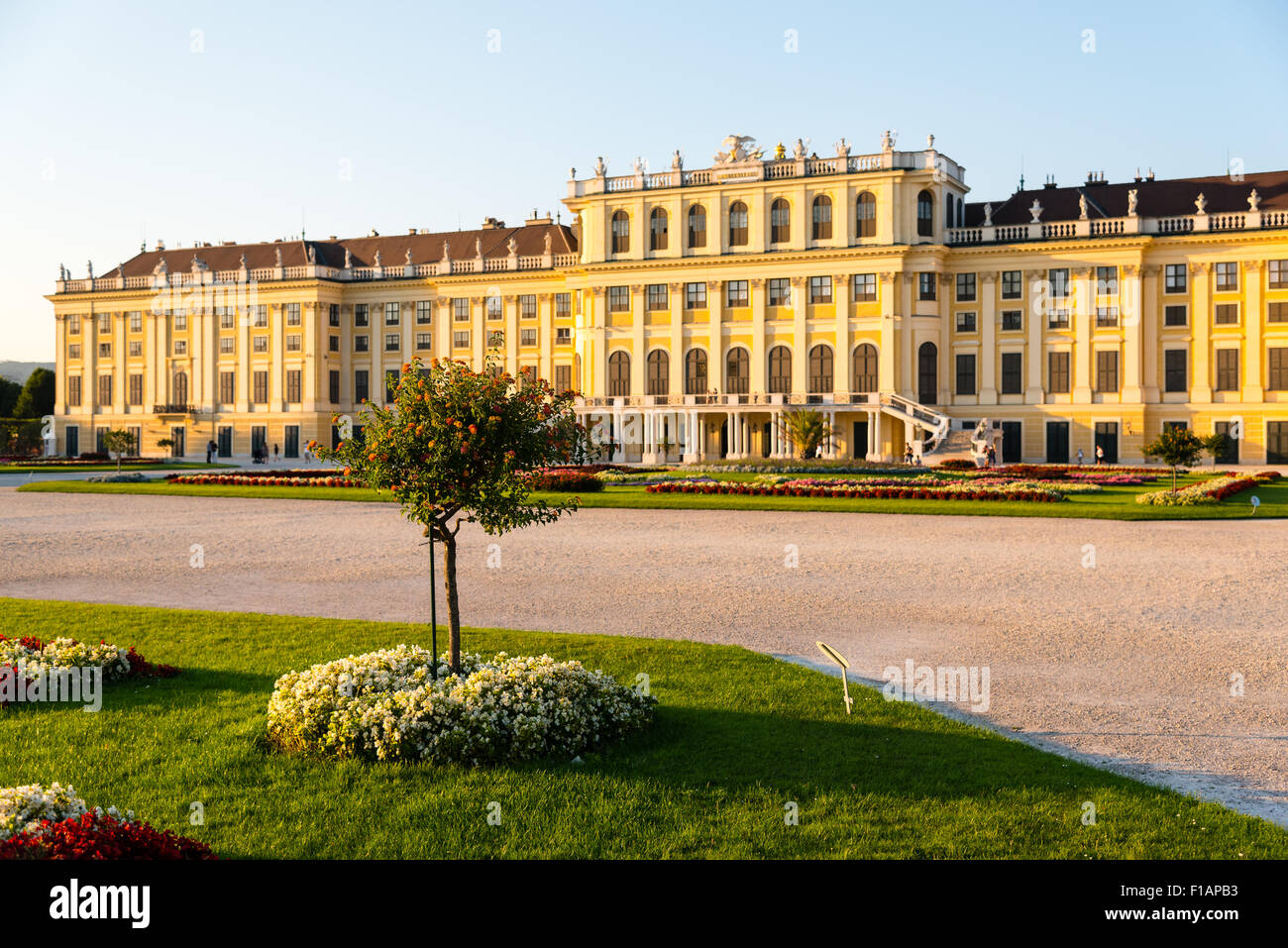Schloss Schönbrunn, Wien, Österreich an einem Sommerabend Stockfoto