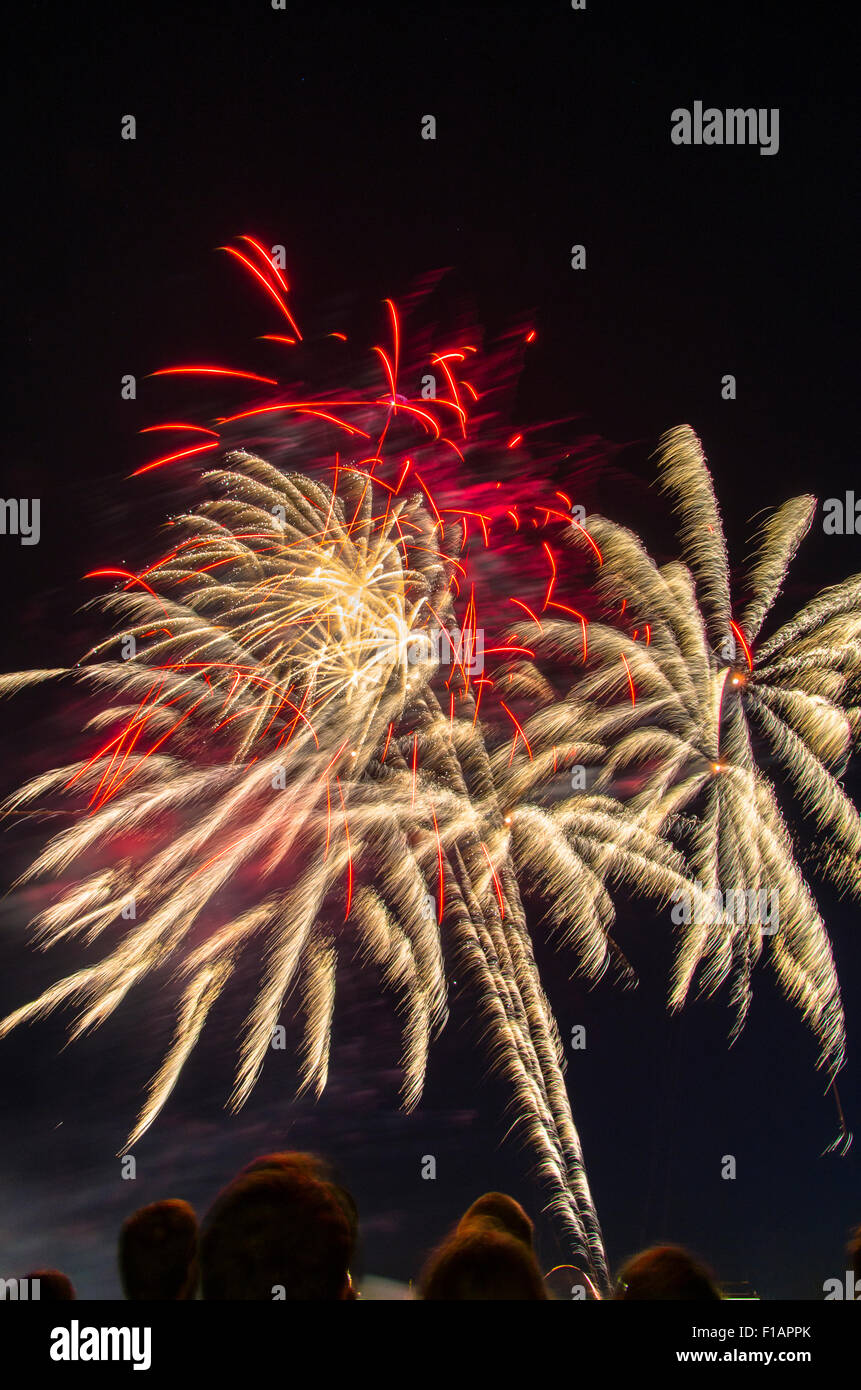 Feuerwerk in Bordeaux Frankreich feiern Nationalfeiertag 14. Juli Stockfoto