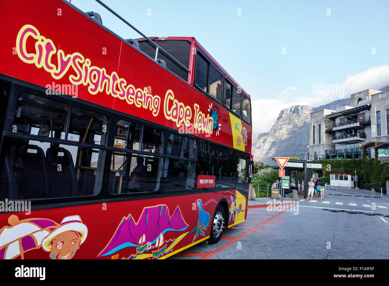 Kapstadt Südafrika, Table Mountain National Park, Tafelberg Road, Stadt, roter Doppeldeckerbus, Reisebus, Seilbahn-Seilbahn-Seilbahn-Seilbahn, untere Station, SA Stockfoto