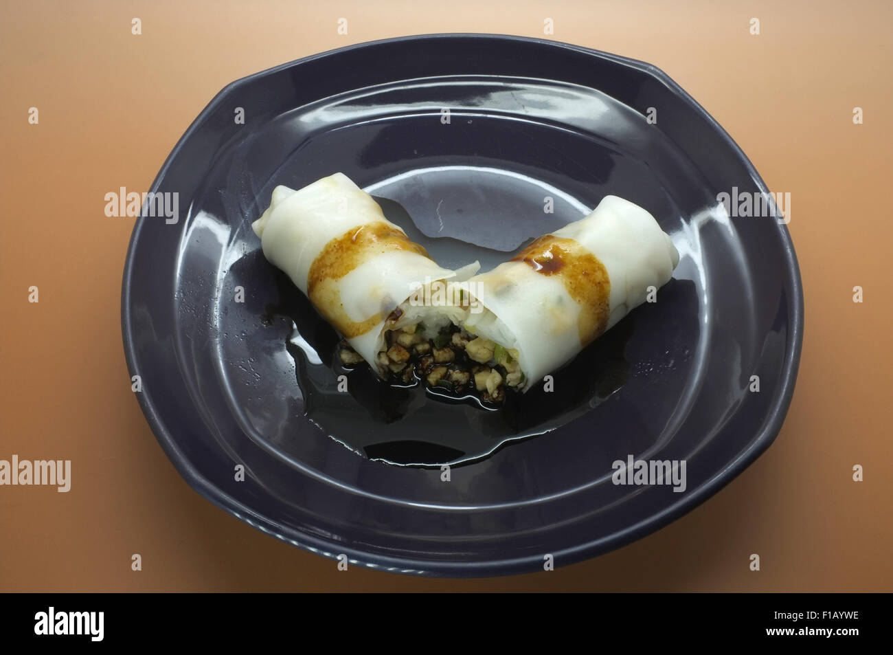 Chinesische Reis Nudel Roll mit tofu Stockfoto