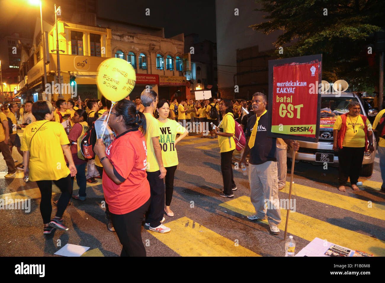 KUALA LUMPUR, MALAYSIA, 29. August 2015: malaysische holding Protest-Schilder an BERSIH Sammlung. Stockfoto