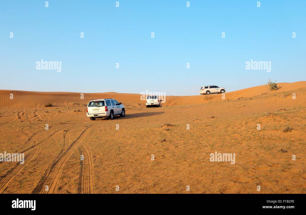 Emirats Sharjah, Vereinigte Arabische Emirate. 15. Oktober 2014. Jeep-Safari, Wüste von Sharjah, Sharjah (Emirat), Vereinigte Arabische Emirate © Andrey Nekrassow/ZUMA Wire/ZUMAPRESS.com/Alamy Live-Nachrichten Stockfoto