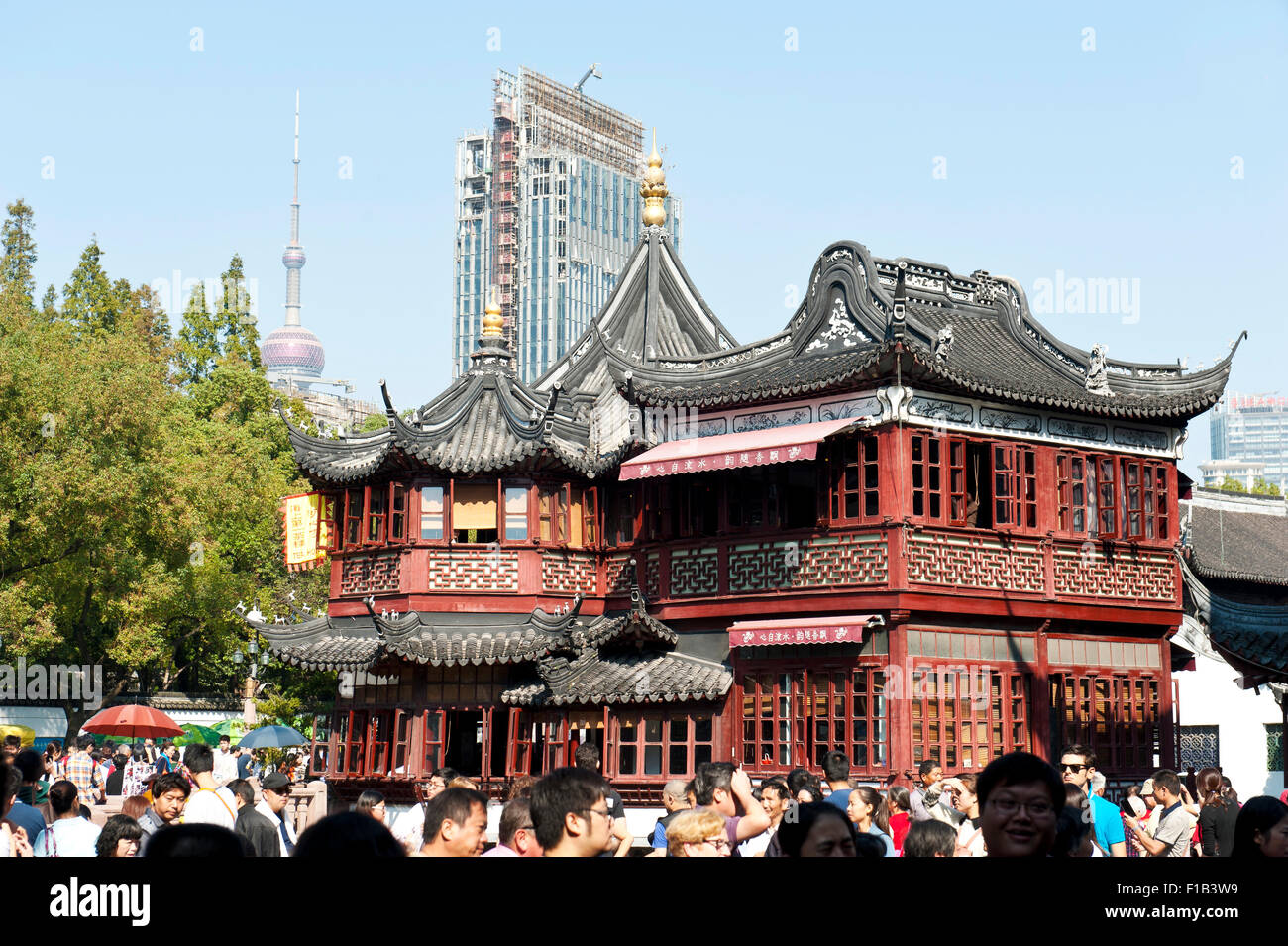 Huxing Ting-Teehaus im Yu Yuan Garten, Shanghai, China Stockfoto
