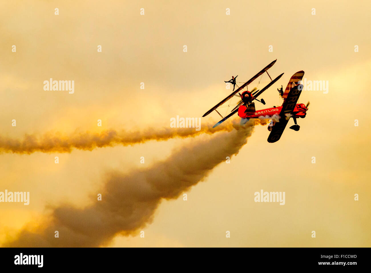 AeroSuperBatics als die Breitling Wingwalkers, ein britisches Kunstflug und Wingwalking Team Stockfoto