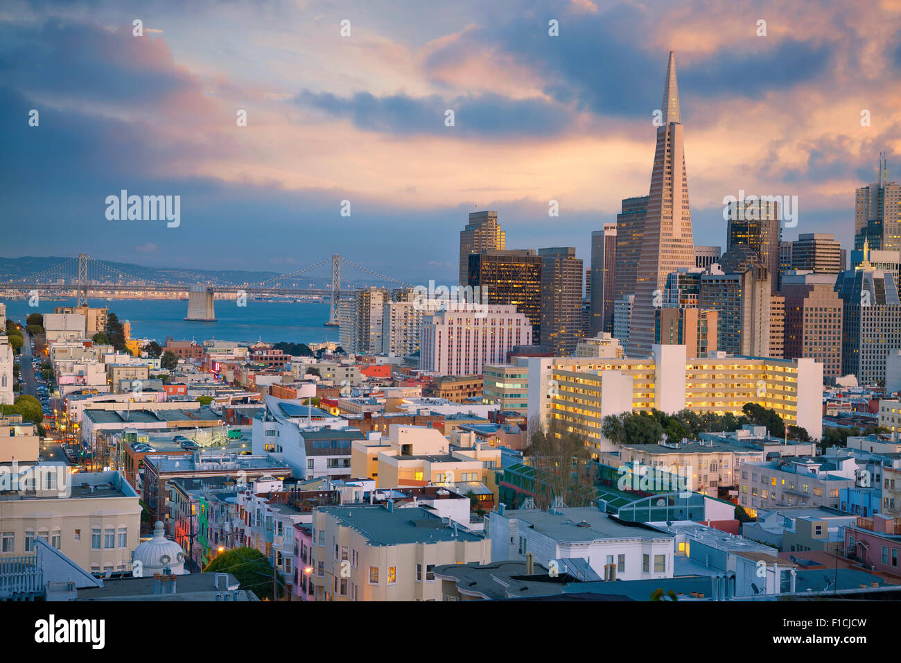 In San Francisco. Bild der Skyline von San Francisco bei Sonnenuntergang. Stockfoto
