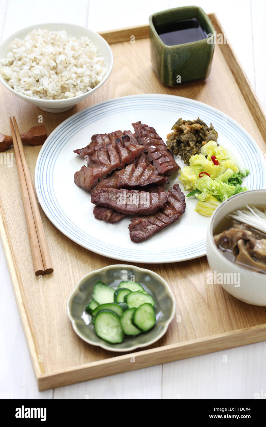 Gegrillte Rinderzunge set Mahlzeit, Sendai Gyutan Teishoku, japanisches Essen Stockfoto
