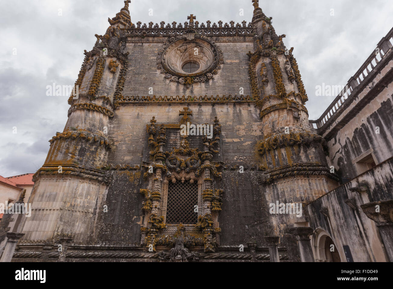 Das Fenster Janela do Capítulo, der Convento de Cristo in Tomar ist ein weithin bekanntes Beispiel der manuelinischen Stil Stockfoto