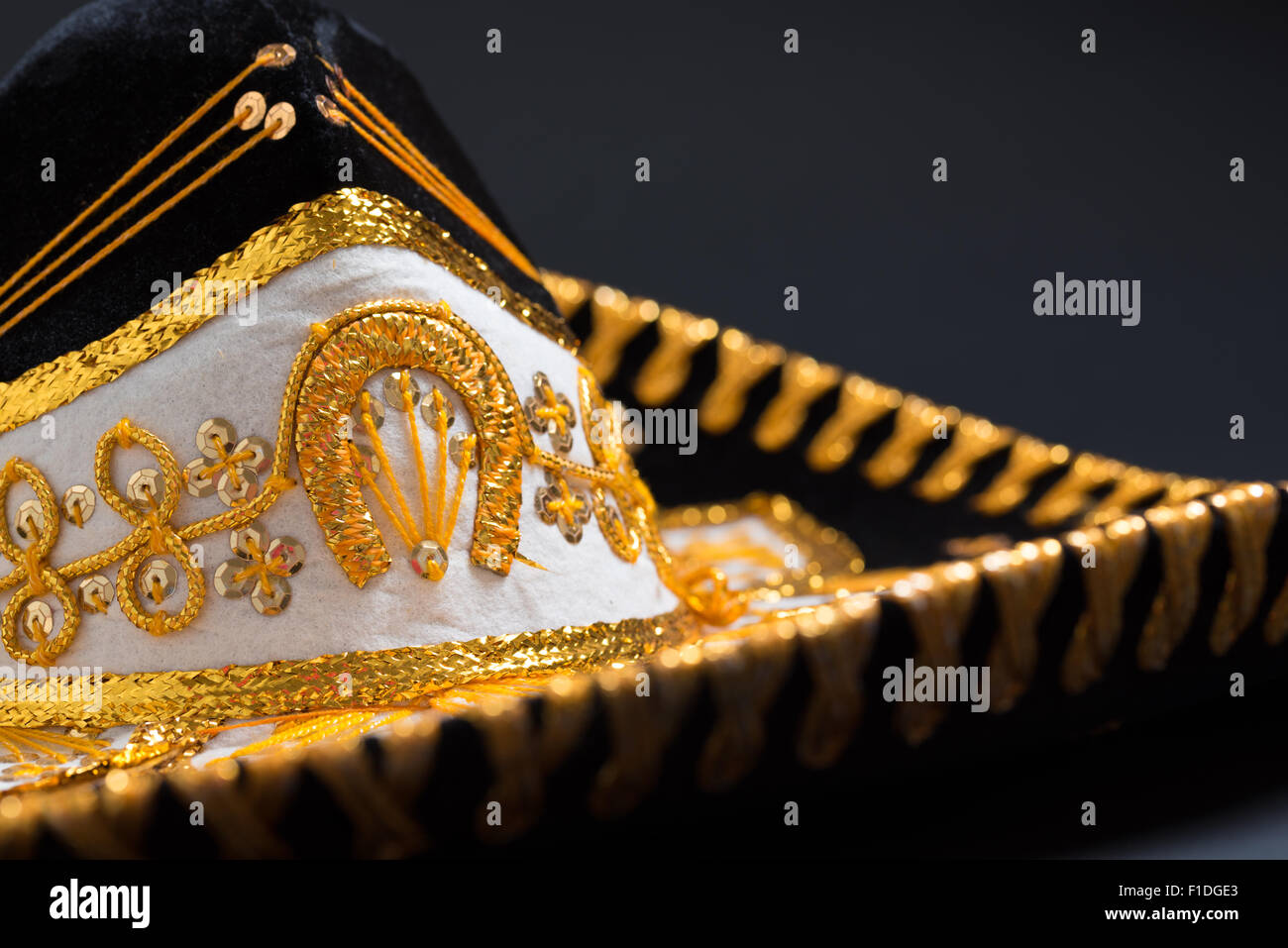 Ein festliches schwarze Mexikaner fühlte Mariachi sombrero Stockfoto