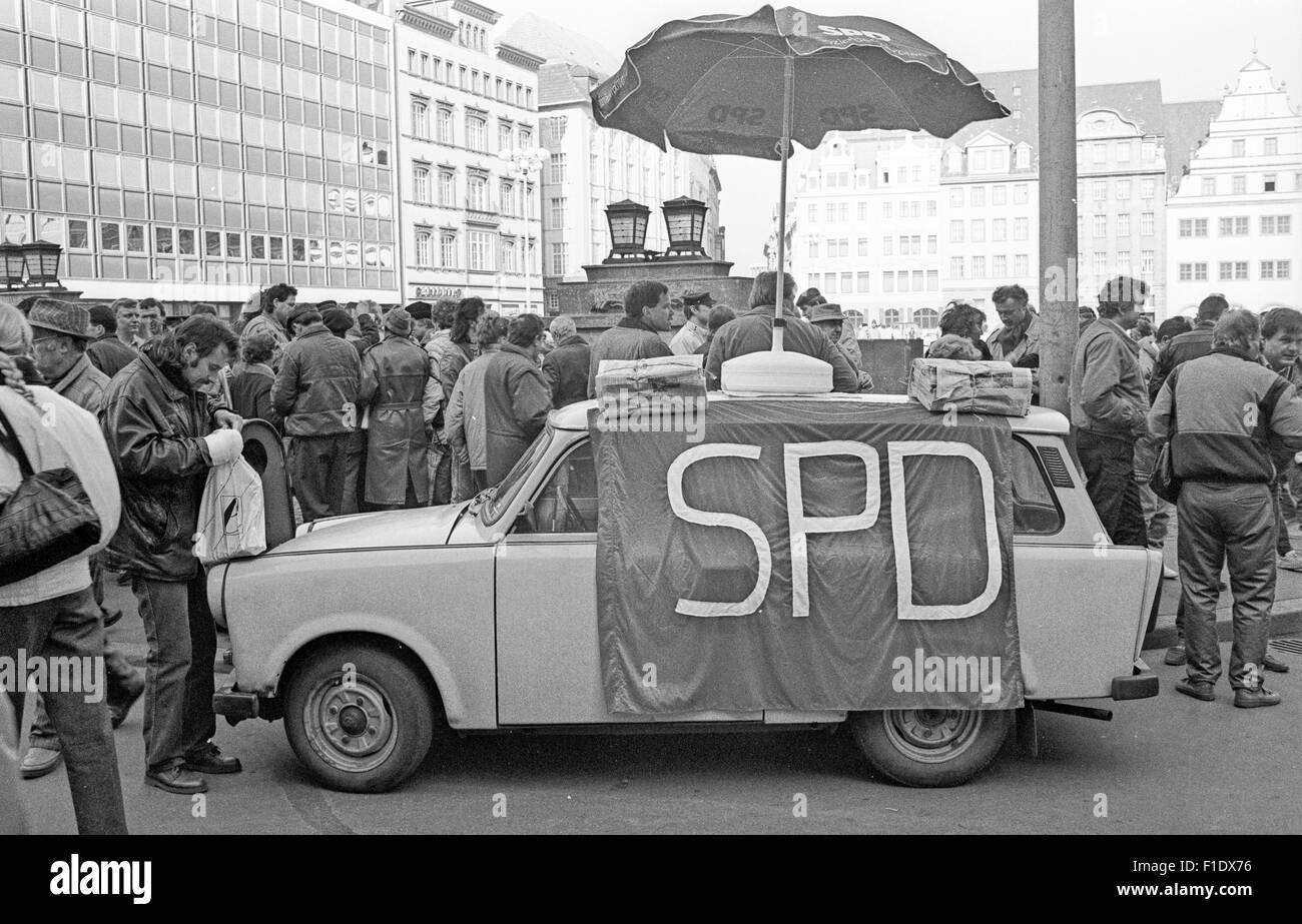Wahlkampf in der DDR nach dem Fall der Mauer zwischen Ost- und Westdeutschland Stockfoto