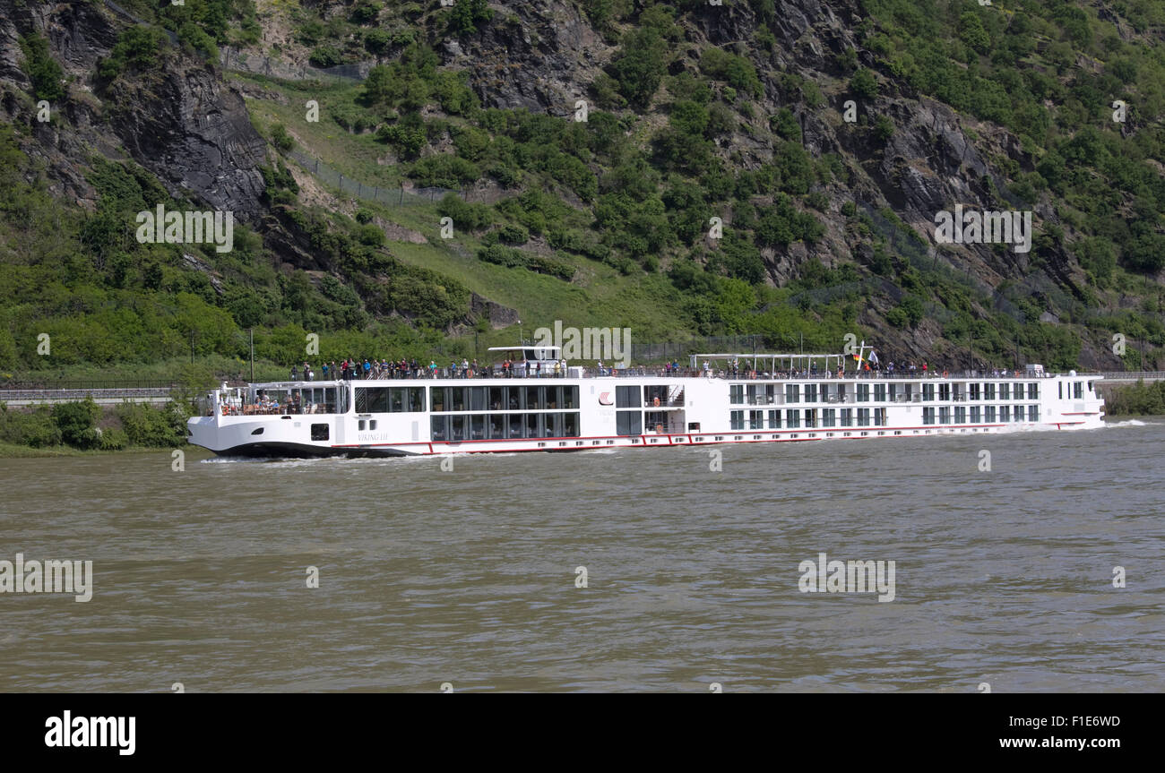 Grosser Fluss Fahrtenyacht Mosel River Deutschland Stockfoto