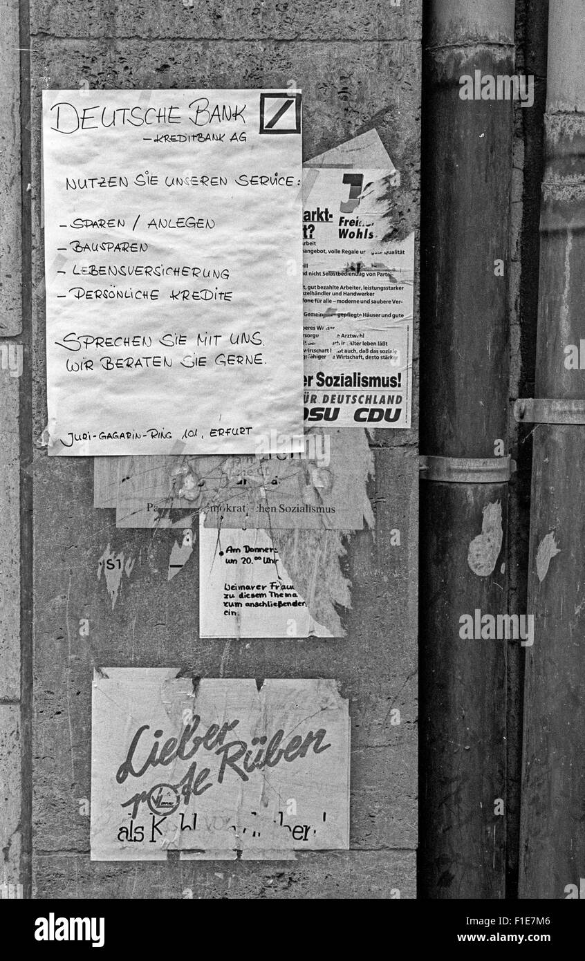 Handschriftliche Werbeplakat der deutschen Bank in Erfurt, zum Zeitpunkt die Währungsreform Stockfoto