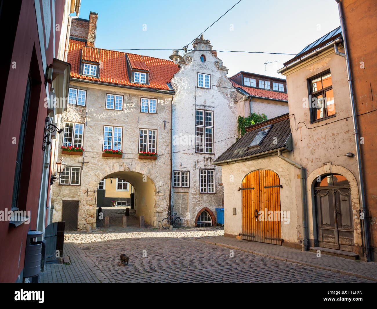 Morgen Straße in der Altstadt von Riga, Lettland Stockfoto