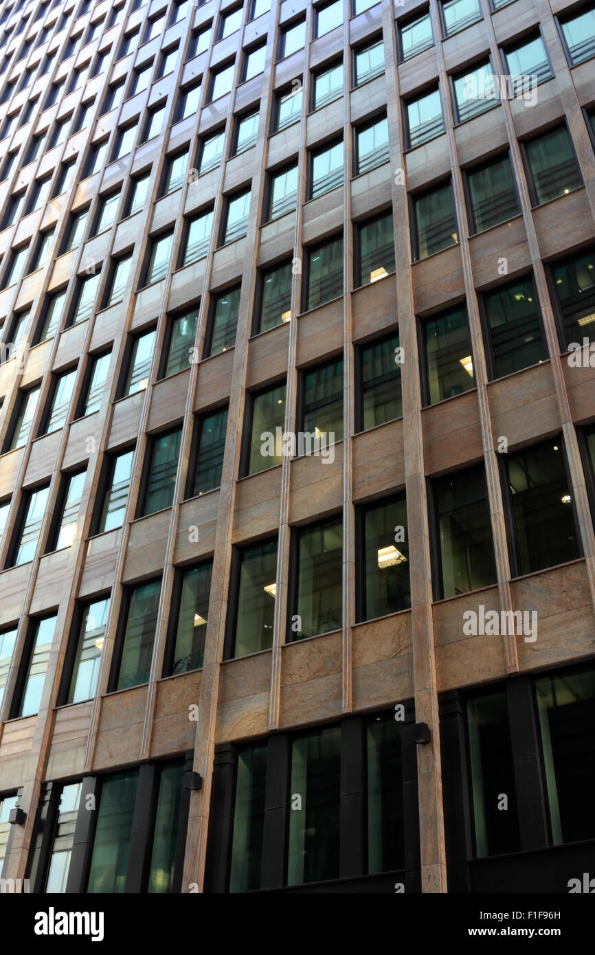 Die Fassade eines hoch modernen Business-Gebäudes. Stockfoto