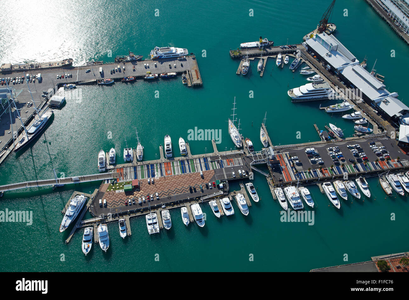 Boote, Viaduct Harbour, Auckland Waterfront, Auckland, Nordinsel, Neuseeland - Antenne Stockfoto