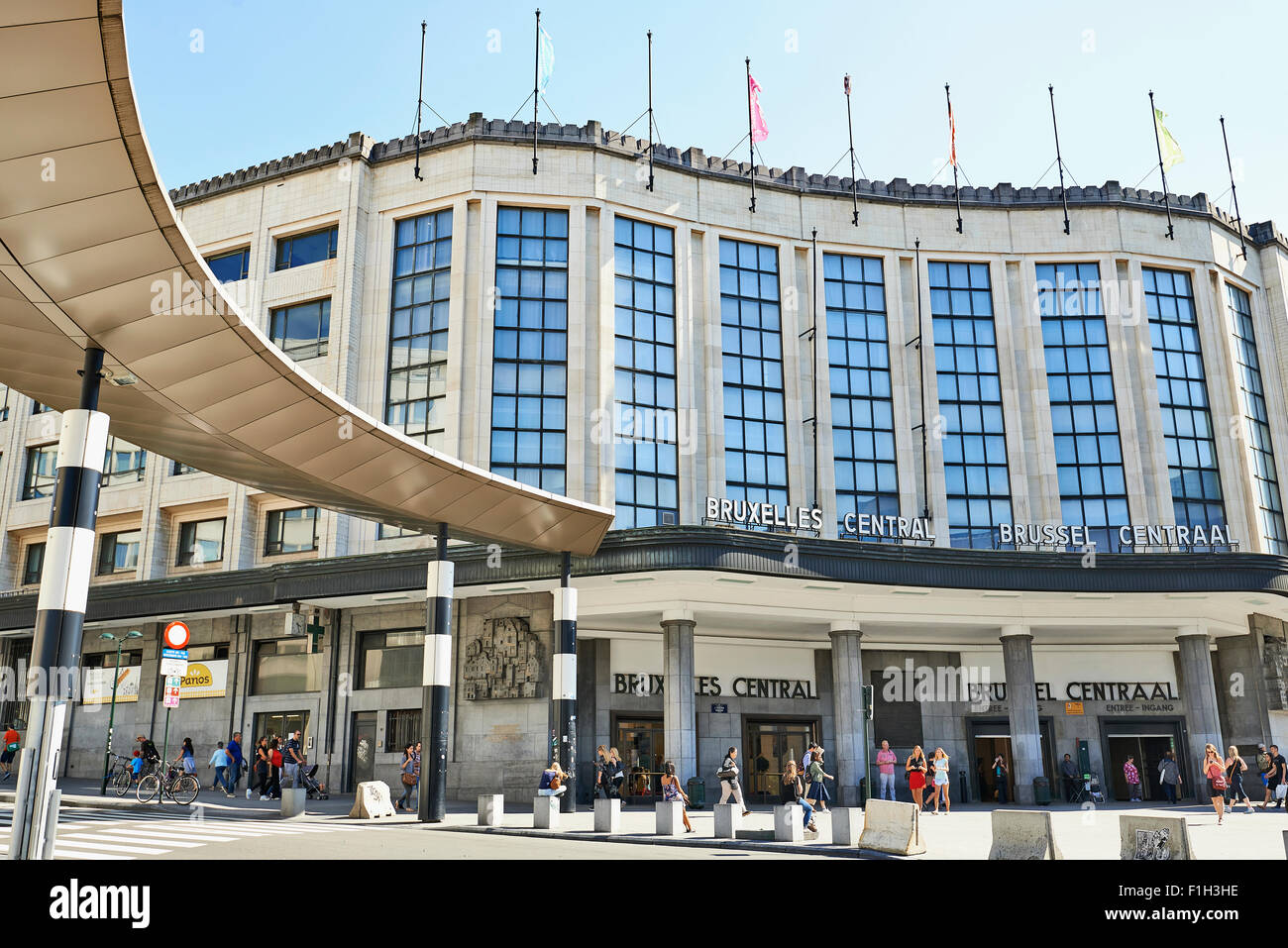 Eine Menge Leute am Haupteingang des zentralen Hauptbahnhof Brüssel. Die Brüssel Stockfoto